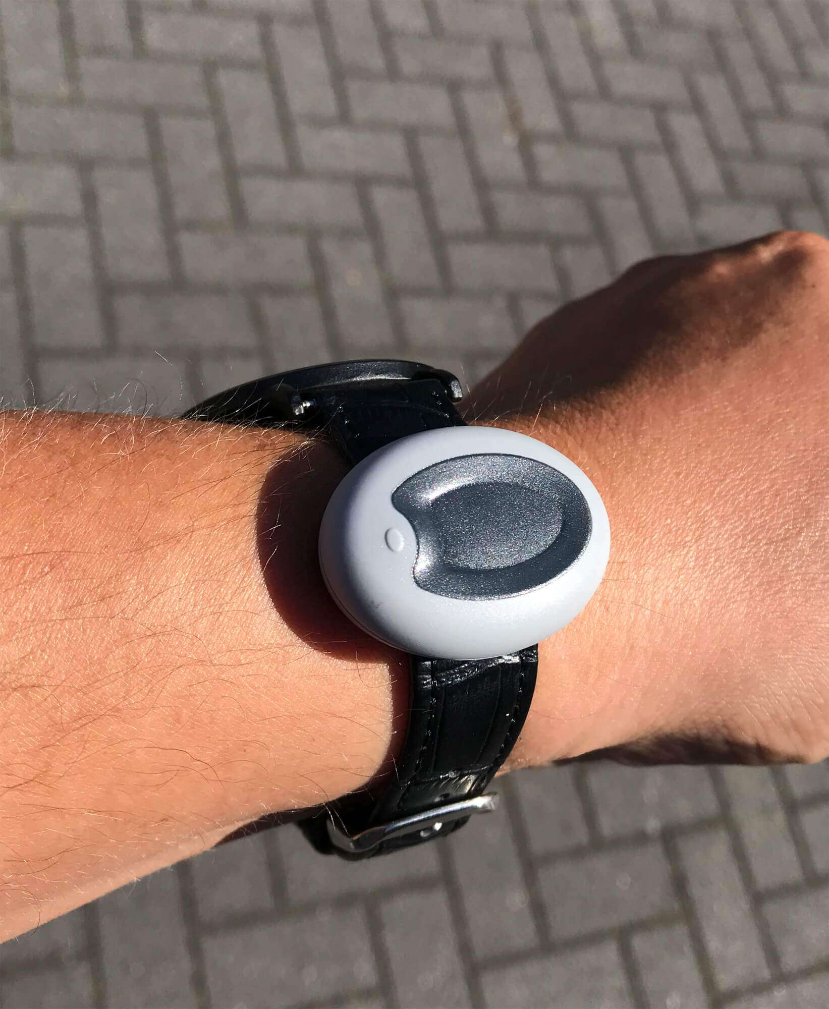 MyAmie_at-watch_black_leather_08