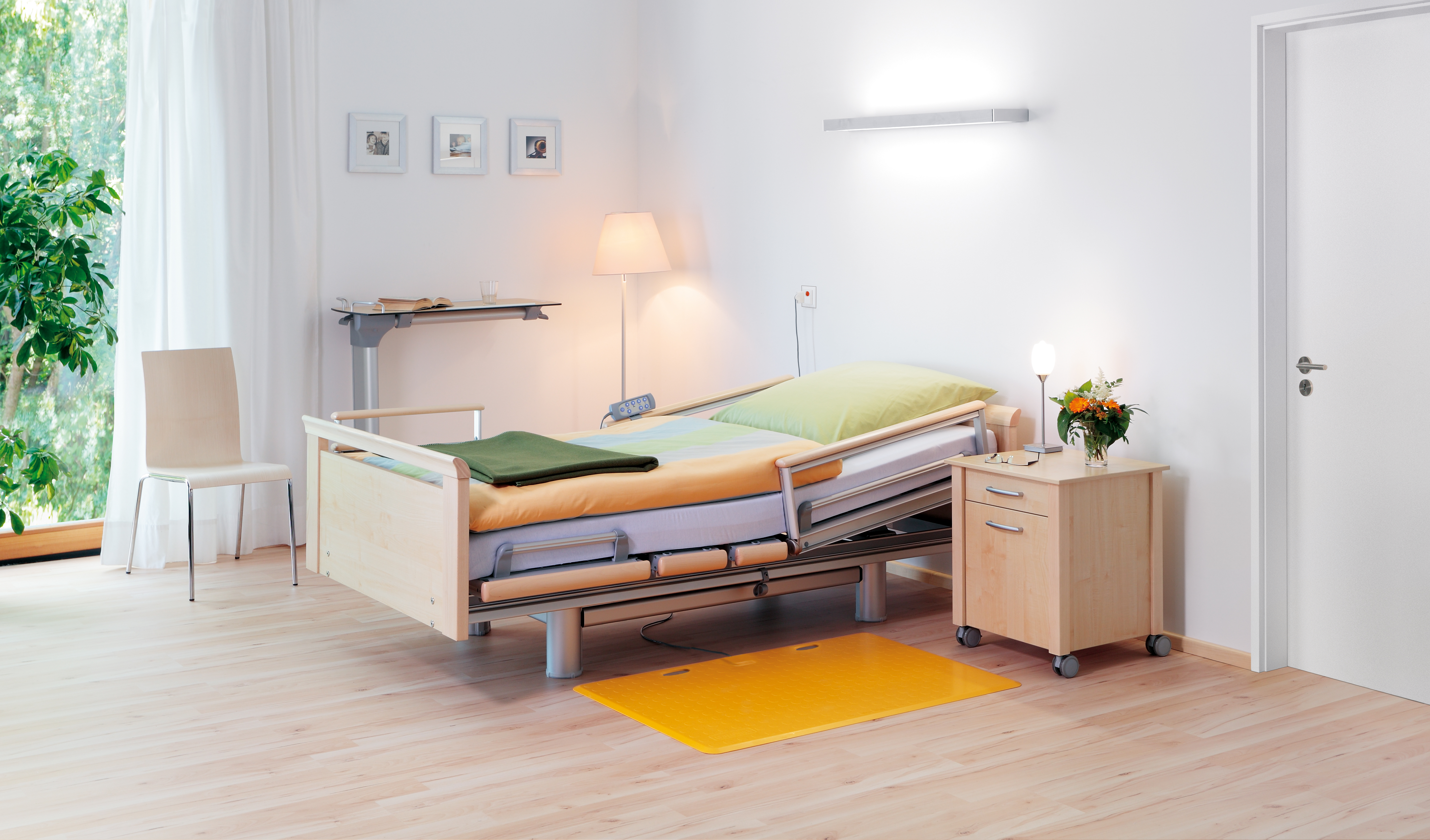 Pflege_ohne_Patient_Henkelmatte Symbolbild