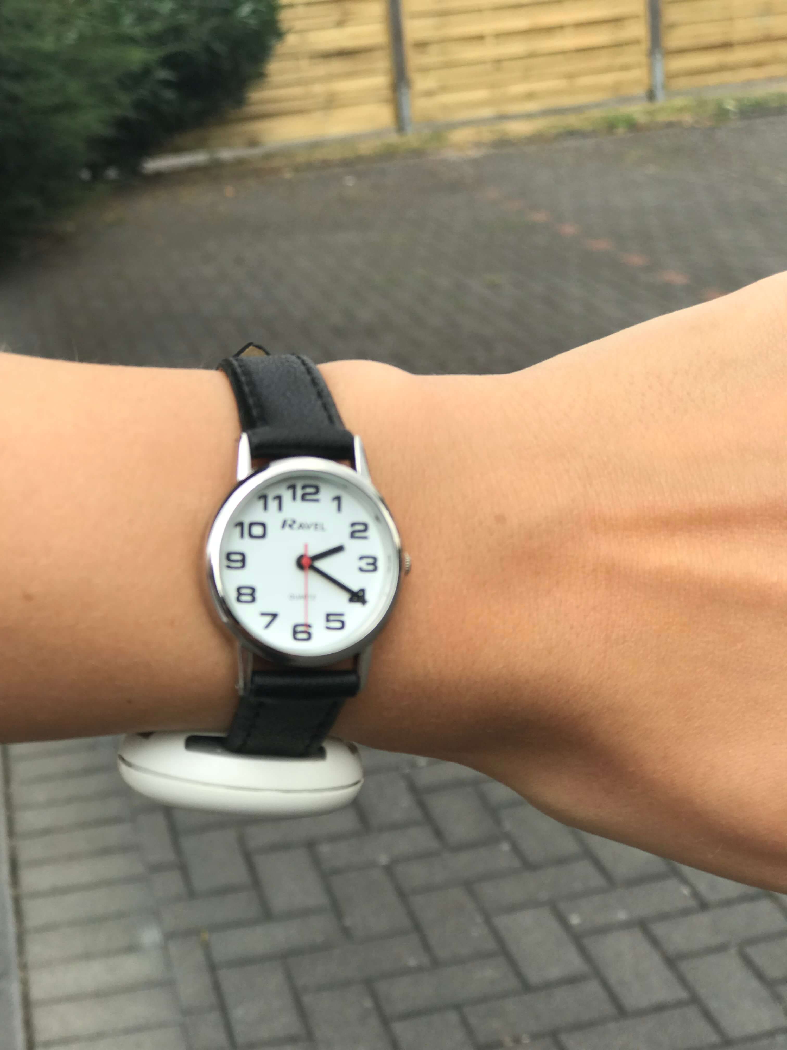 Sprechende Seniorenuhr Sprechende Funk Armbanduhr Test Leonhard